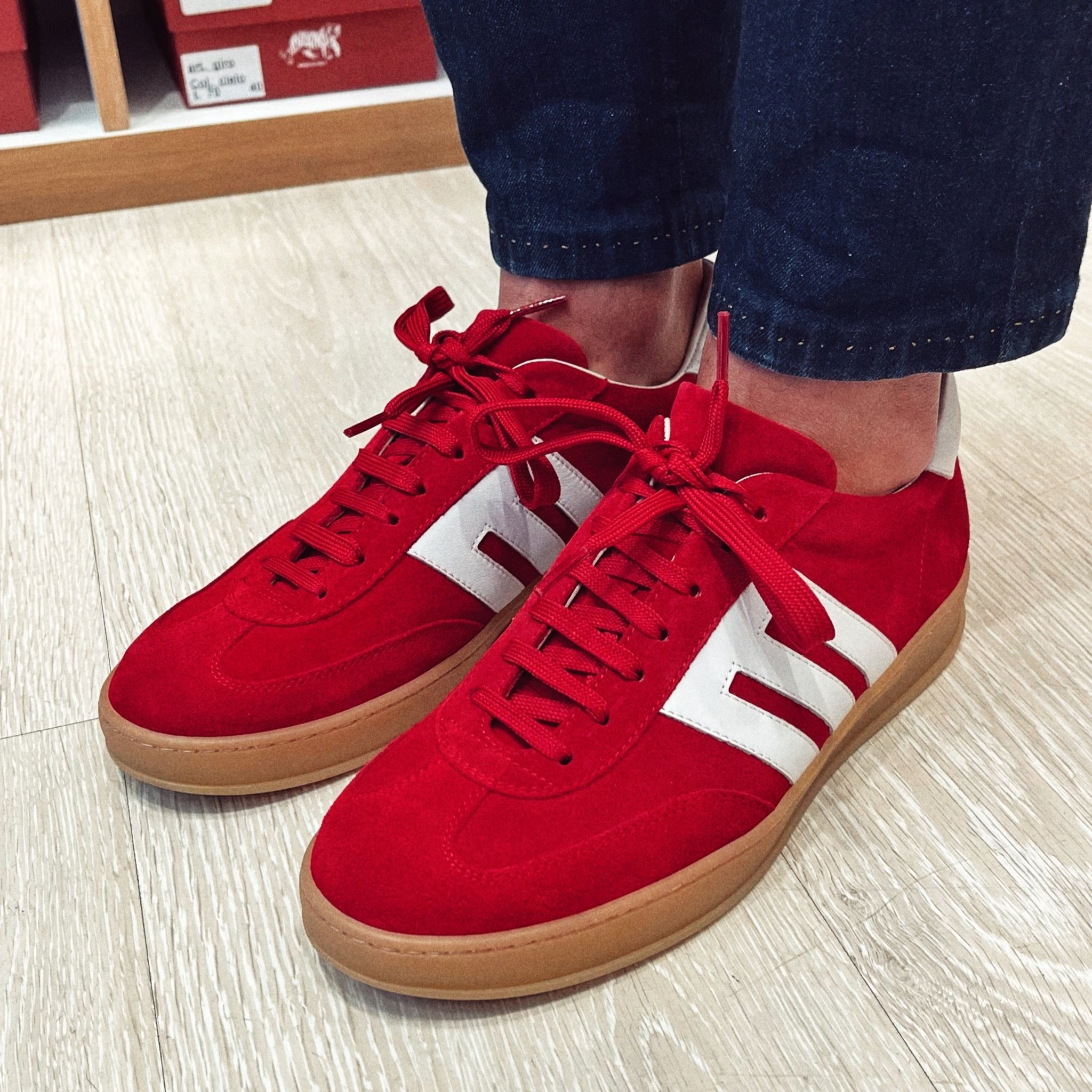 Sneakers rosse in camoscio